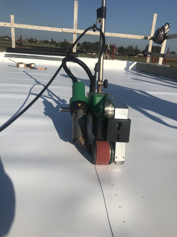Termo saldatrice automatica per manti sintetici